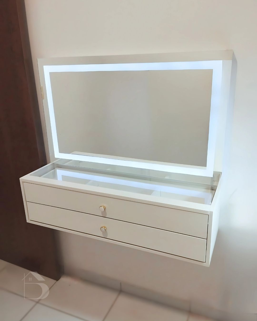Penteadeira LED 1m suspensa - LED de brinde